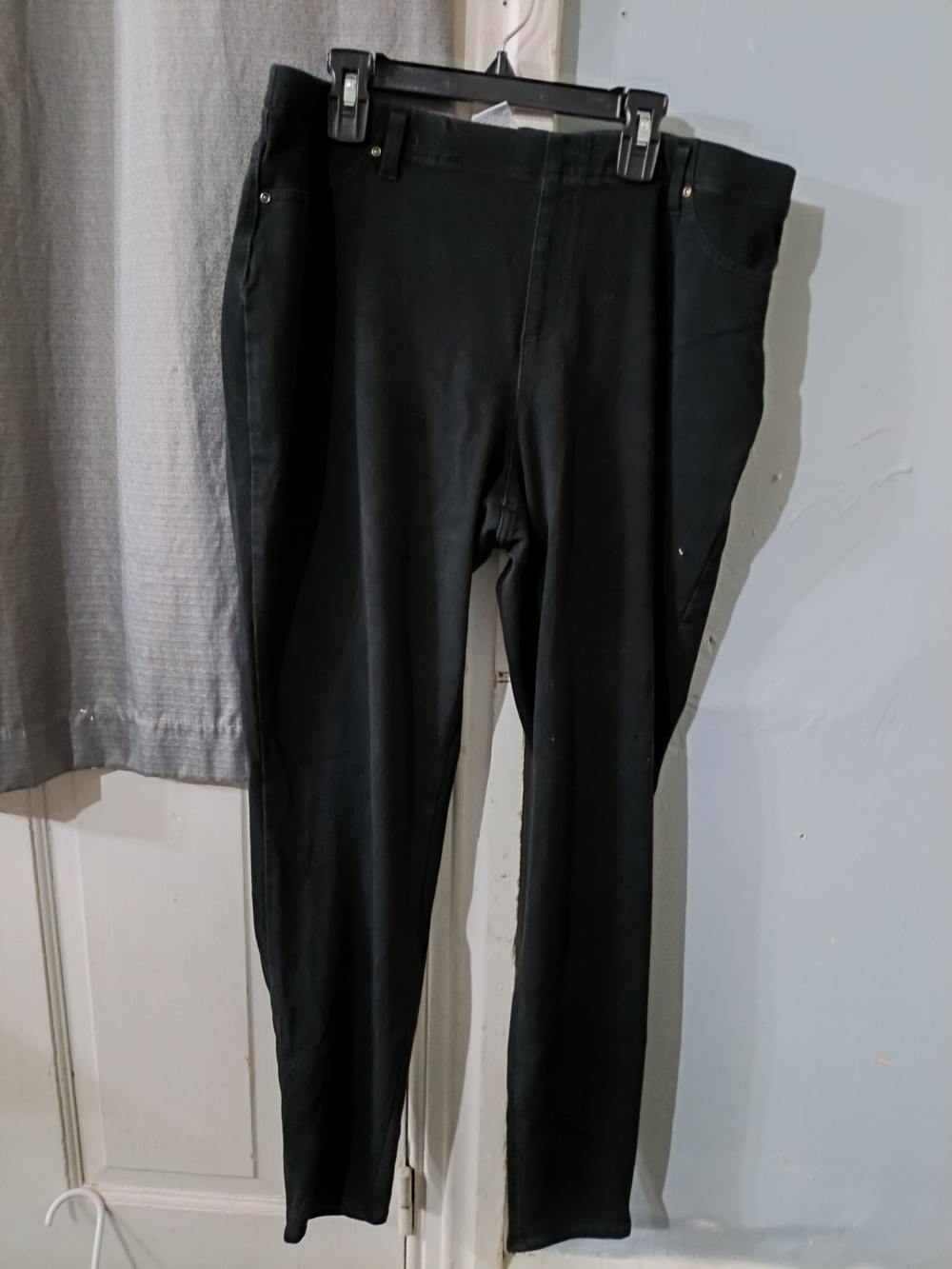 Time and Tru Black Skinny Ponte Jeggings